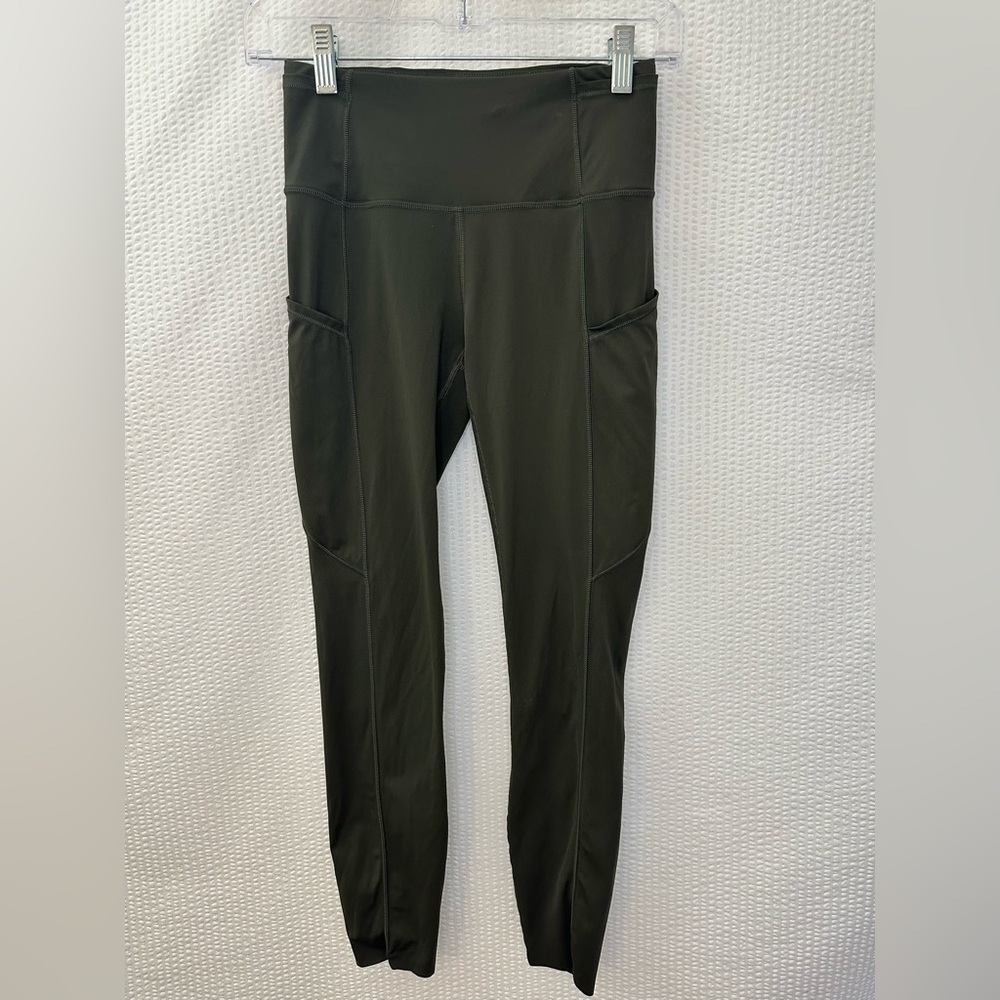 Lululemon Fast & Free Green Crop Leggings Size: 4
